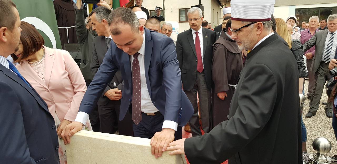 0 02 04 4aaa6d83322859f07922f4364febbff1b928a2898fb92564b0a8e1faf1afb1e0 full