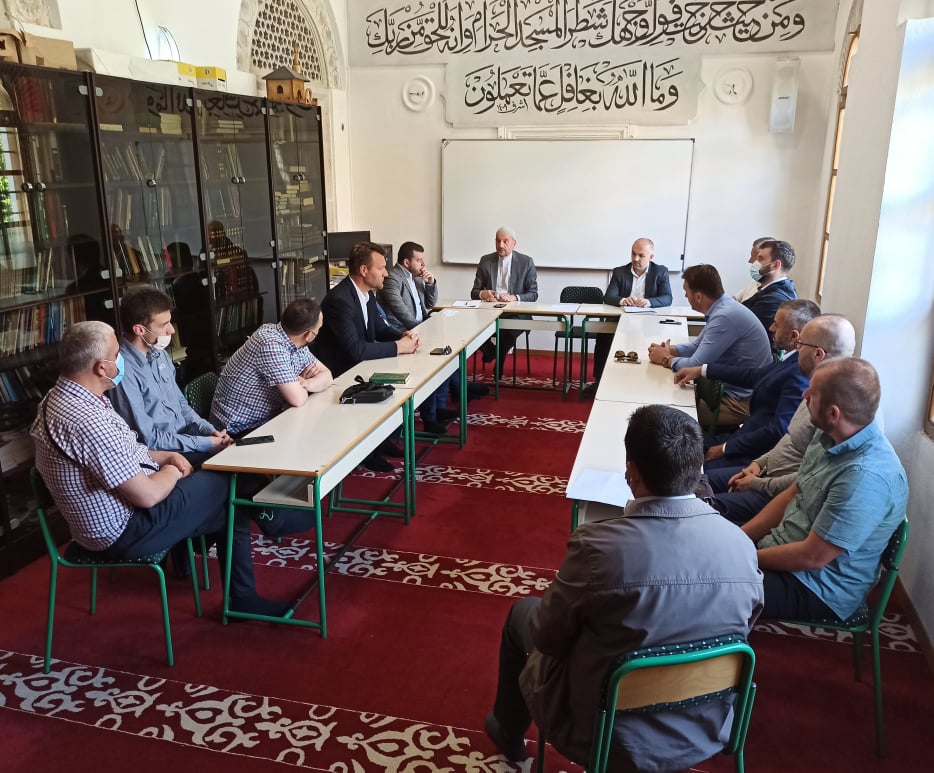 131310066_470574504006517_5866816723562236915_n (1).jpg