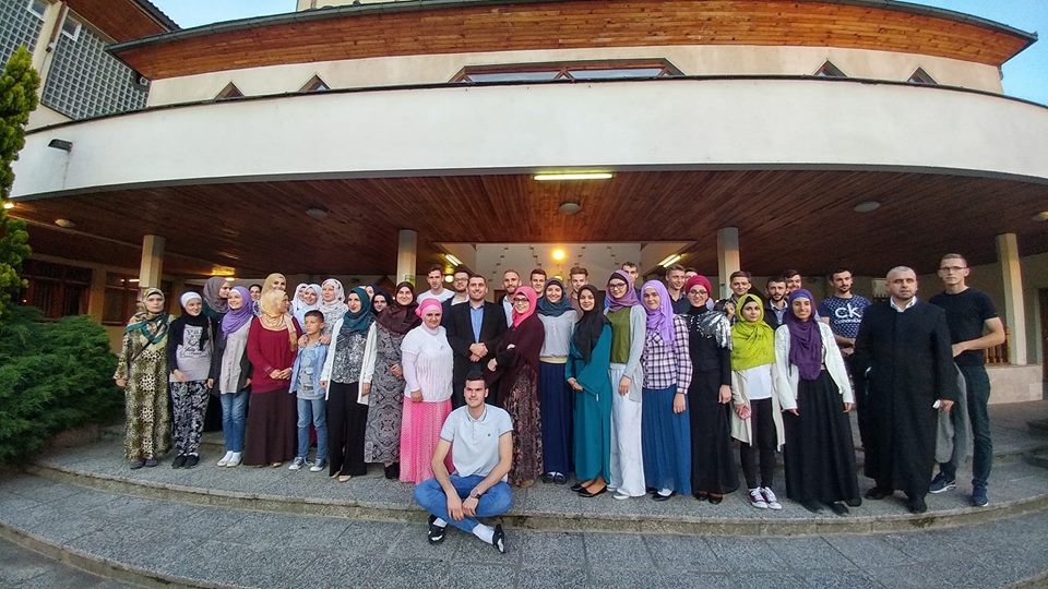 19029344 1722941094669690 9190453747788108237 n