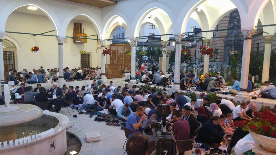 19260238 1727782230852243 7159472912633412732 n