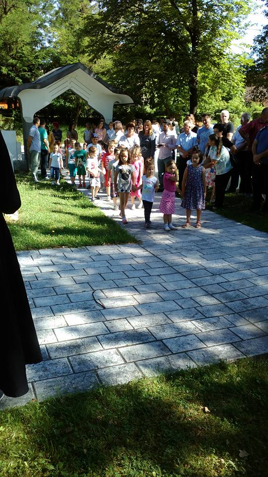 19894592 1965409397068278 950271955037494525 n