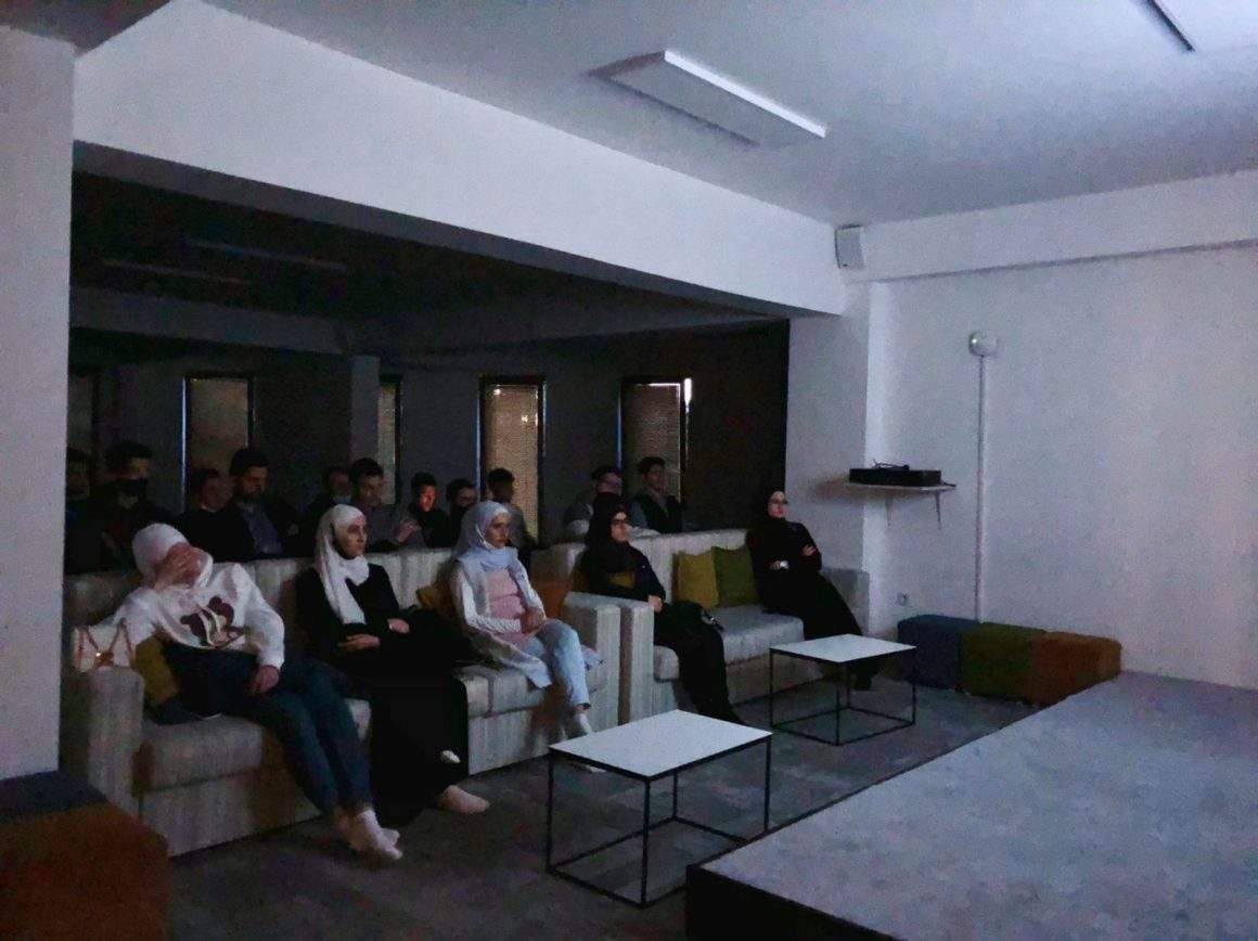 2-4-1160x868 (1) (1).jpg