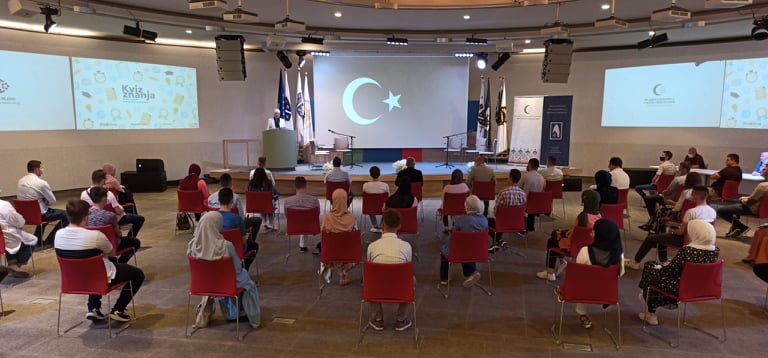 212040513_1000231747384536_1575719003240129966_n (1).jpg