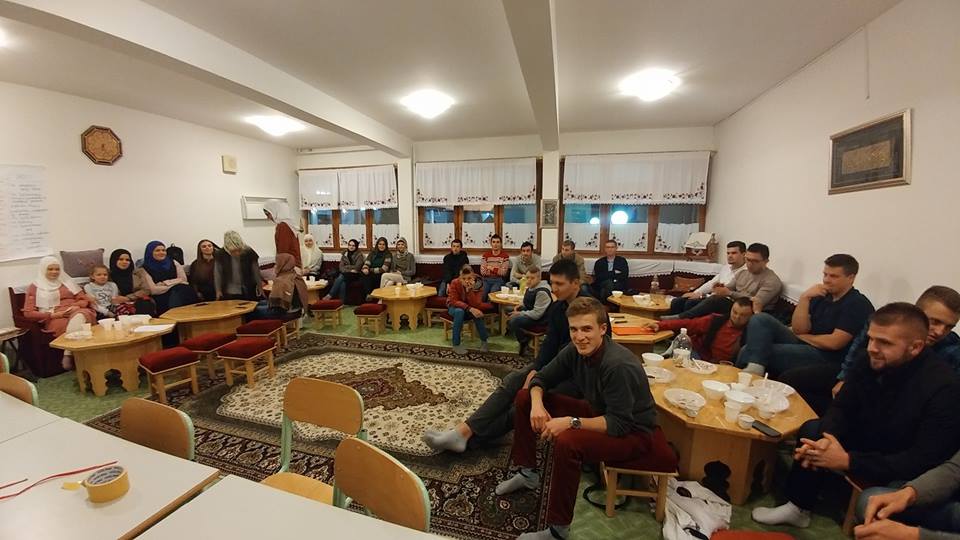 22405617 1771733106457155 1550961104475682559 n