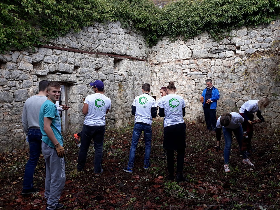 23548455 880087485482441 65844272 n