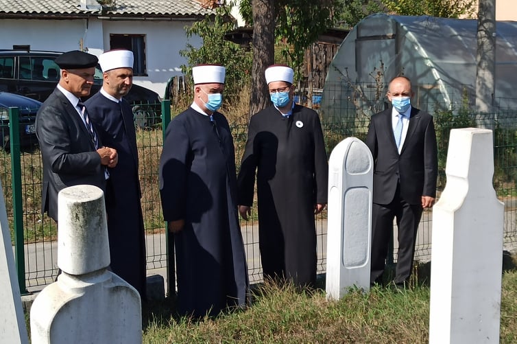 241990845_237385688196168_6819244188962891905_n (1).jpg