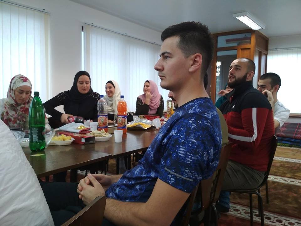 42443975 1951741345122996 2731417965521010688 n