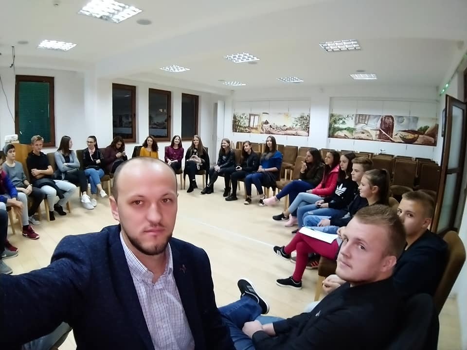 44948299 1966709983626132 7481997681498259456 n