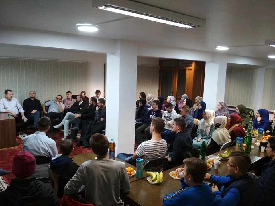 44950364 1967278433569287 8878741808029368320 n