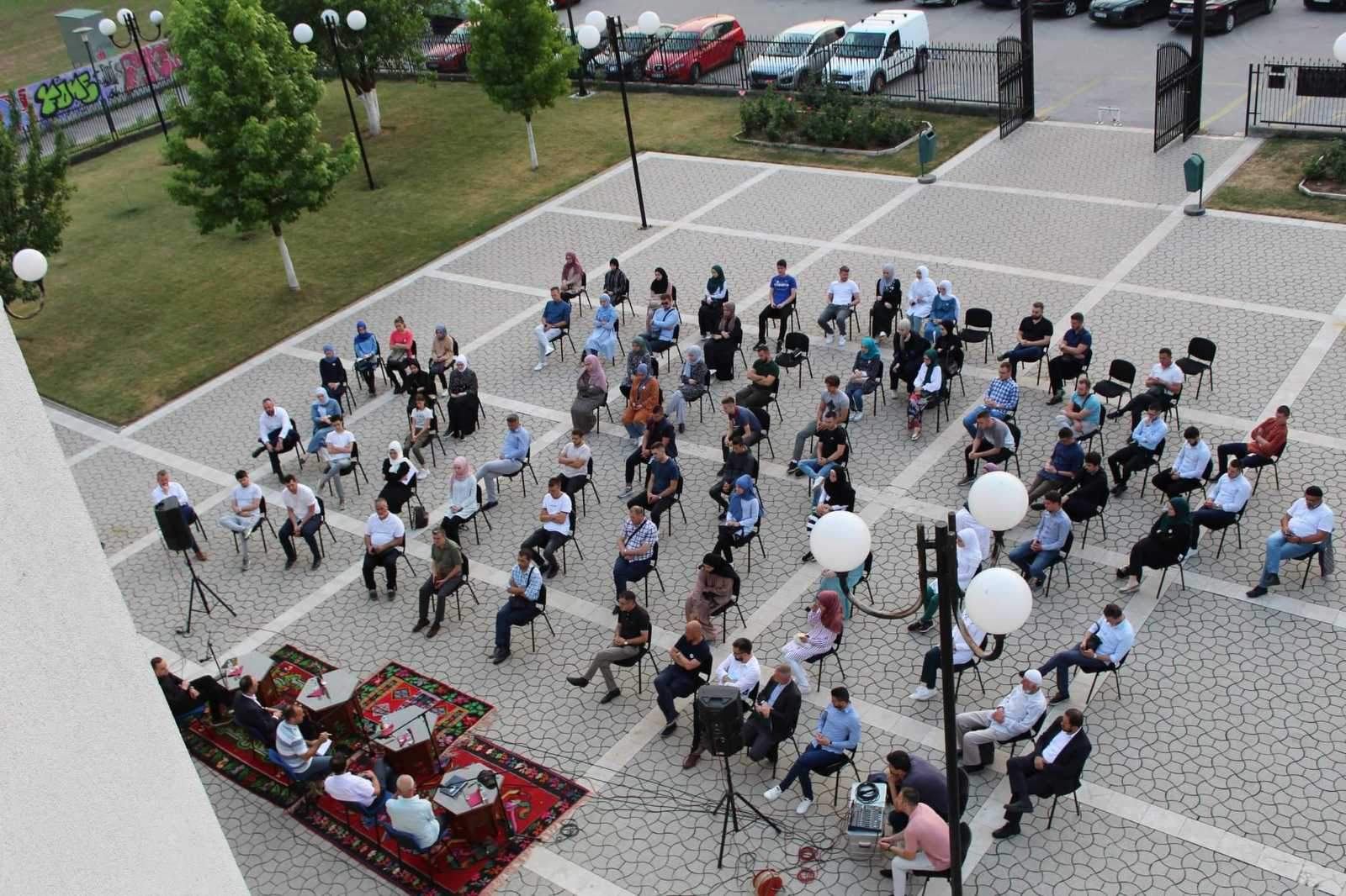 IMG-66ed243c76365cb5db34d87fa1201f90-V (1).jpg