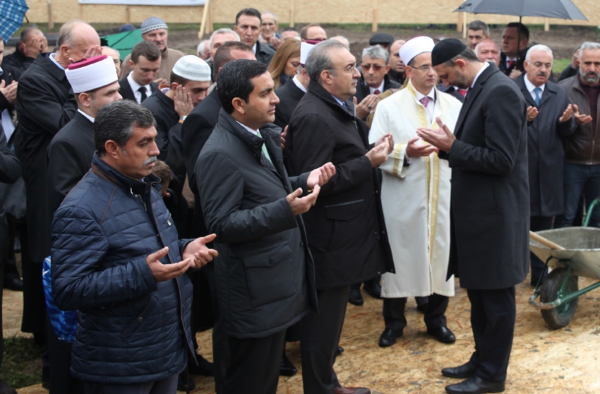 a25f3c5a7795333618a5712f88459ef2 XL