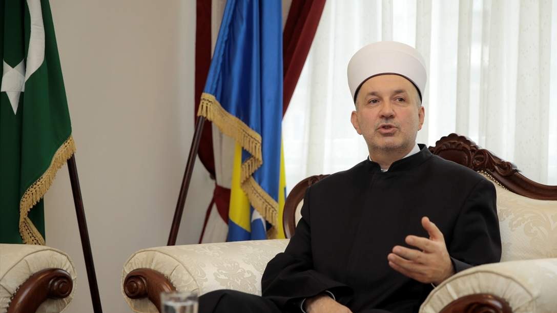 sarajevski-muftija-nedzad-grabus-nasa-utakmica-treba-biti-u-tome-ko-ce-uciniti-vise-dobra83973.jpg